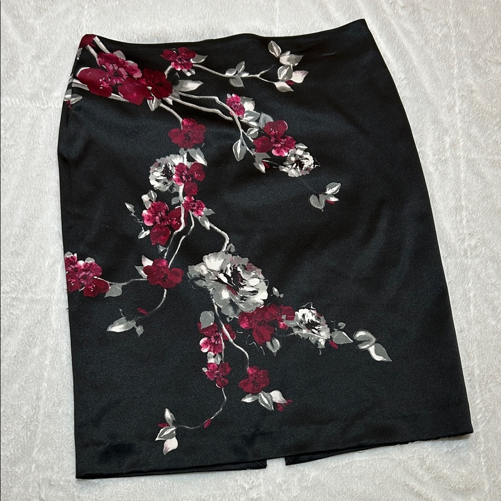 White House Black Market Black and Pink Floral Pencil Skirt